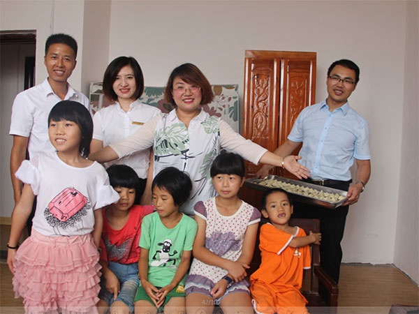 人和集團“讓愛心傳遞文明，讓奉獻精彩城市”公益活動圓滿結(jié)束 